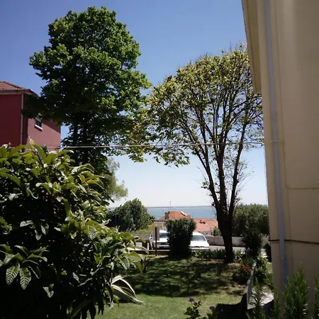 The Grandparents'house Ii * Lissabon